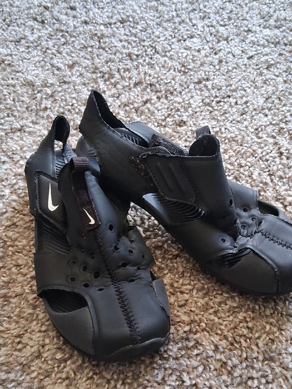Nike Black Open-Toe Slip-On Water Sneakers